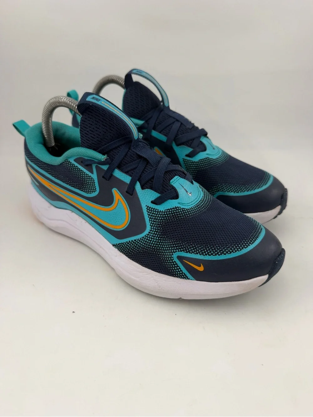 Nike Kids Cosmic Runner -SZ 6Y- Blue White Athletic Running Shoes Sneakers